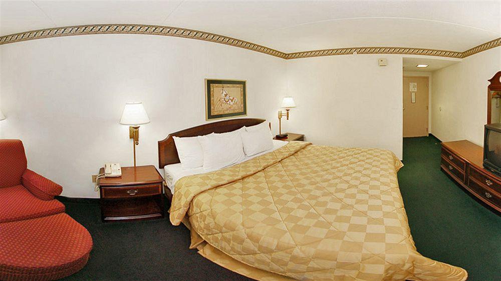 Clarion Pointe Charlottesville Ngoại thất bức ảnh