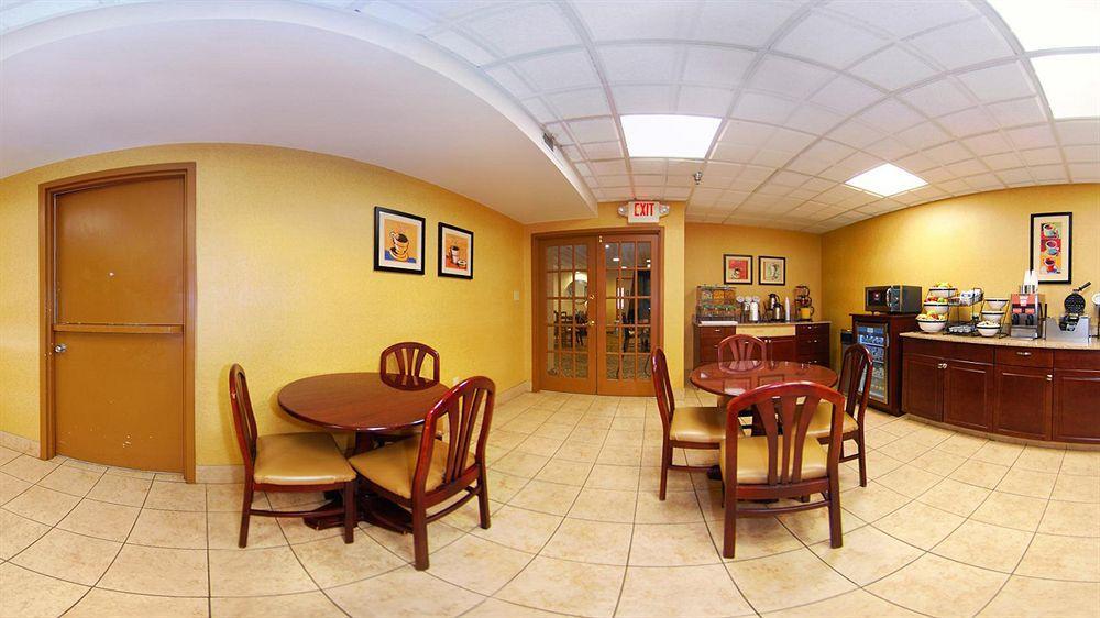 Clarion Pointe Charlottesville Ngoại thất bức ảnh