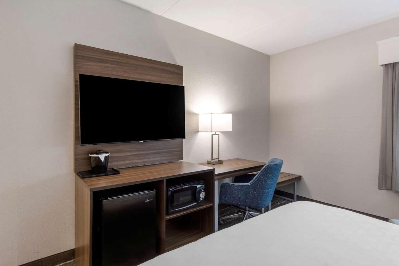 Clarion Pointe Charlottesville Ngoại thất bức ảnh