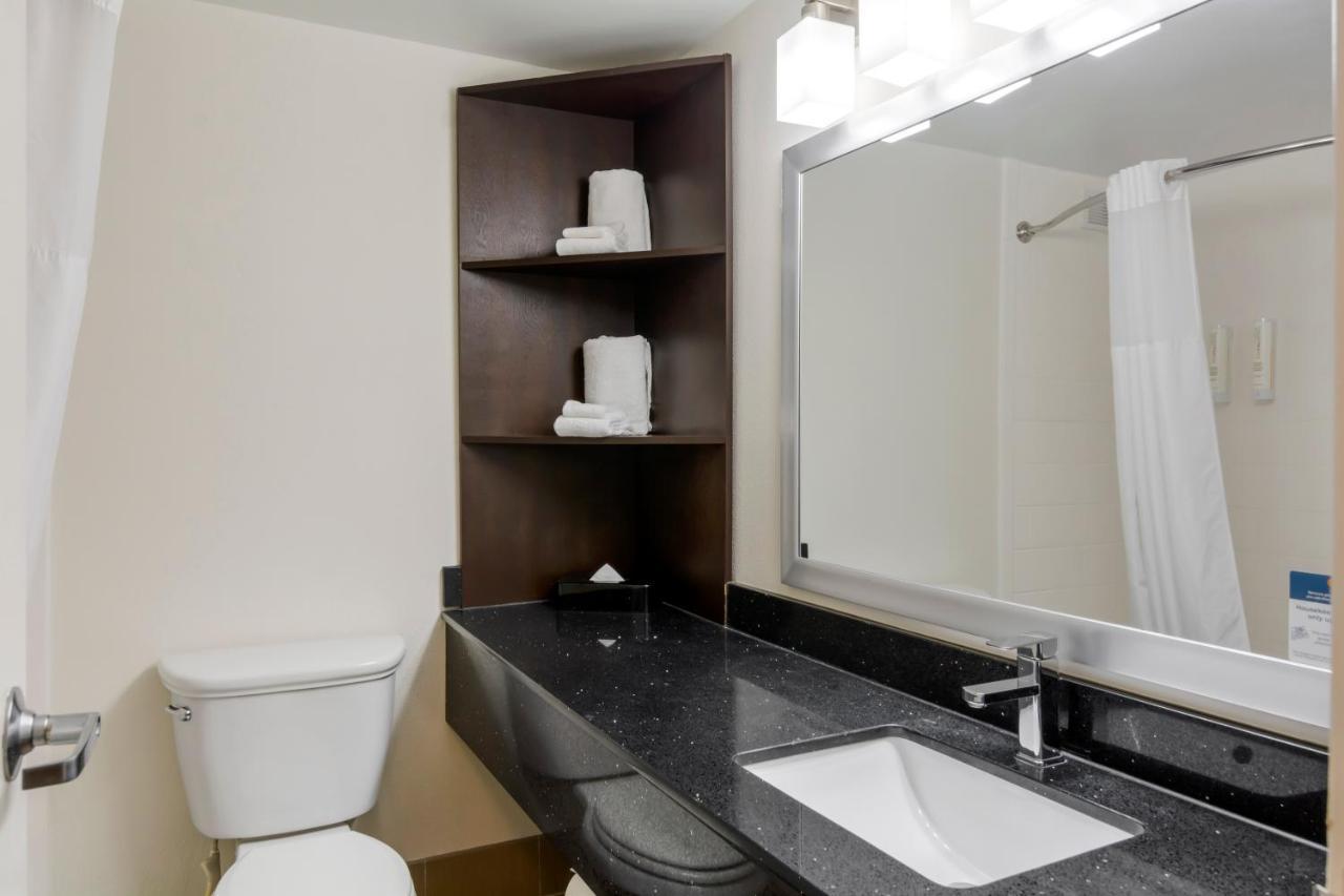 Clarion Pointe Charlottesville Ngoại thất bức ảnh