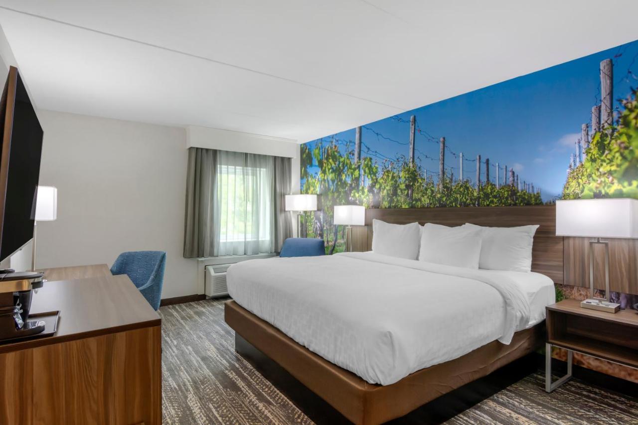 Clarion Pointe Charlottesville Ngoại thất bức ảnh