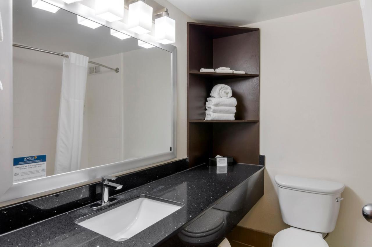 Clarion Pointe Charlottesville Ngoại thất bức ảnh