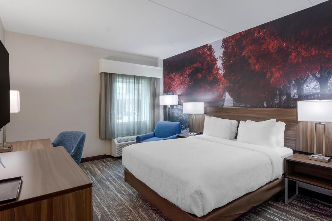 Clarion Pointe Charlottesville Ngoại thất bức ảnh