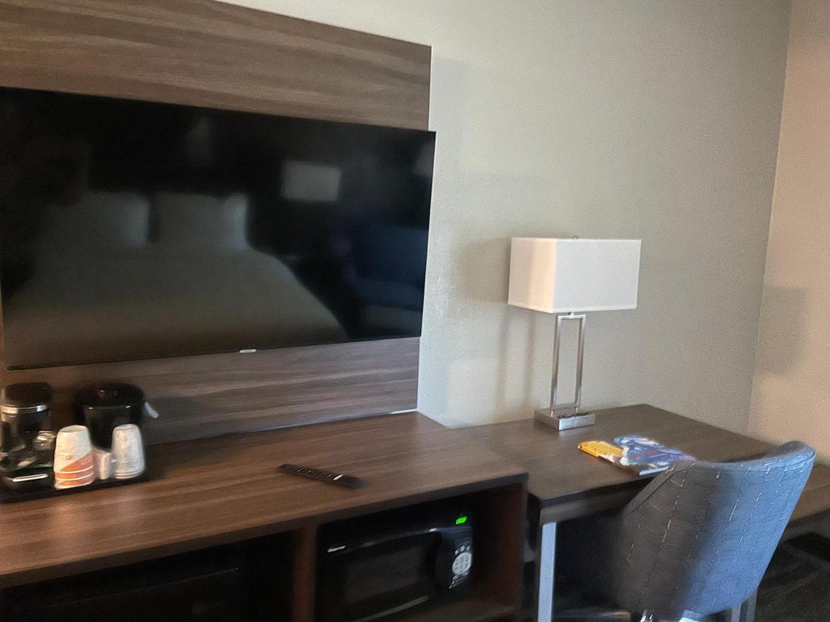 Clarion Pointe Charlottesville Ngoại thất bức ảnh
