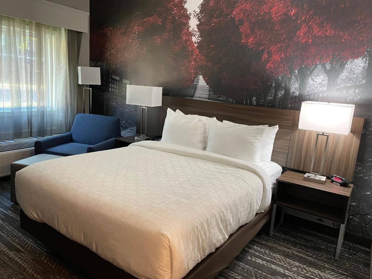 Clarion Pointe Charlottesville Ngoại thất bức ảnh