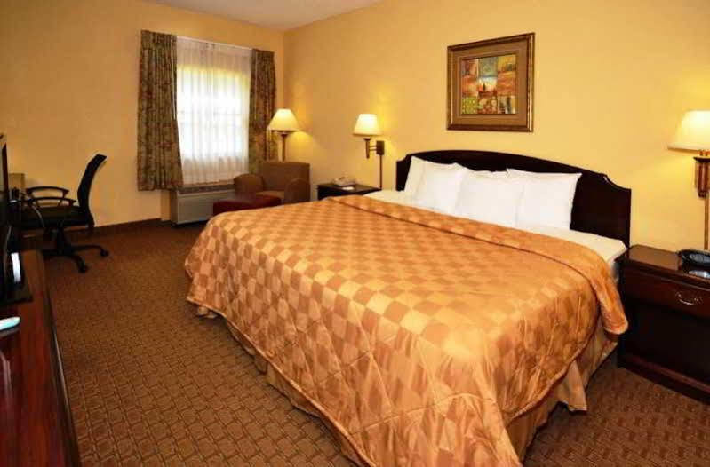 Clarion Pointe Charlottesville Ngoại thất bức ảnh